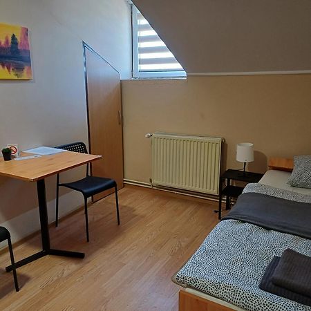Sobe Zoka Apartment Subotica Exterior photo